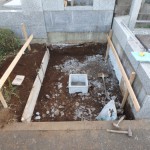 川崎市麻生区のお寺で、お墓の基礎工事に取り掛かりました