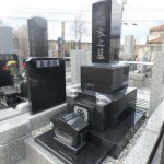 東京都稲城市　黒系御影石の石塔据付け工事が完了です！