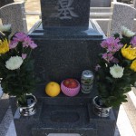 川崎市多摩区の墓地　墓所完成後のご納骨。そこでの嬉しいひと時。