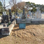 川崎市高津区の緑ヶ丘霊園で、お墓の解体工事。