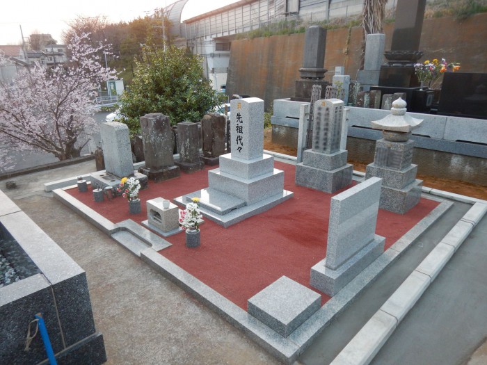 北木石の石塔を建ててきました。横浜市緑区の共同墓地| 神奈川県川崎市 